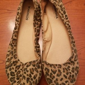 Leopard slip on